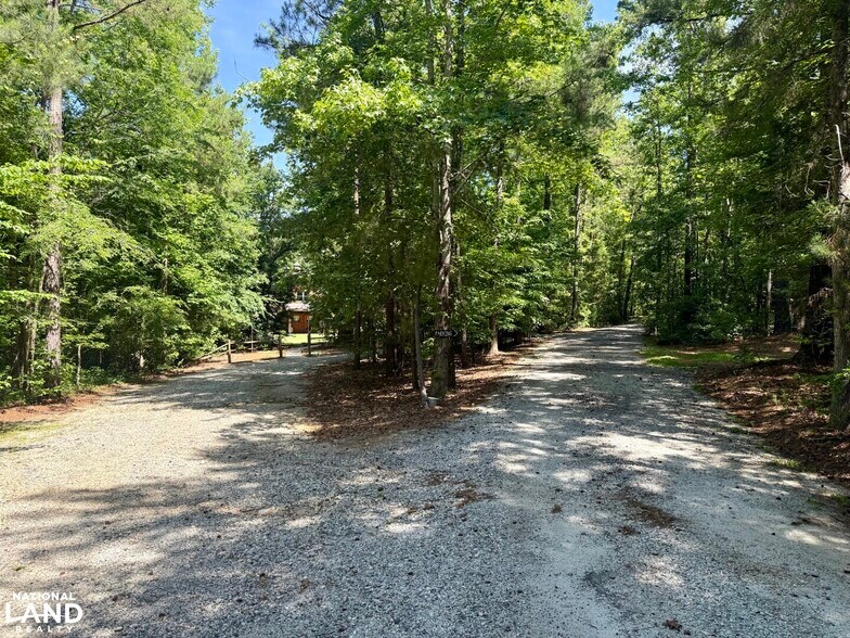 More Photos Of 701 Wingert Road rd, Greenwood Specialty For Sale