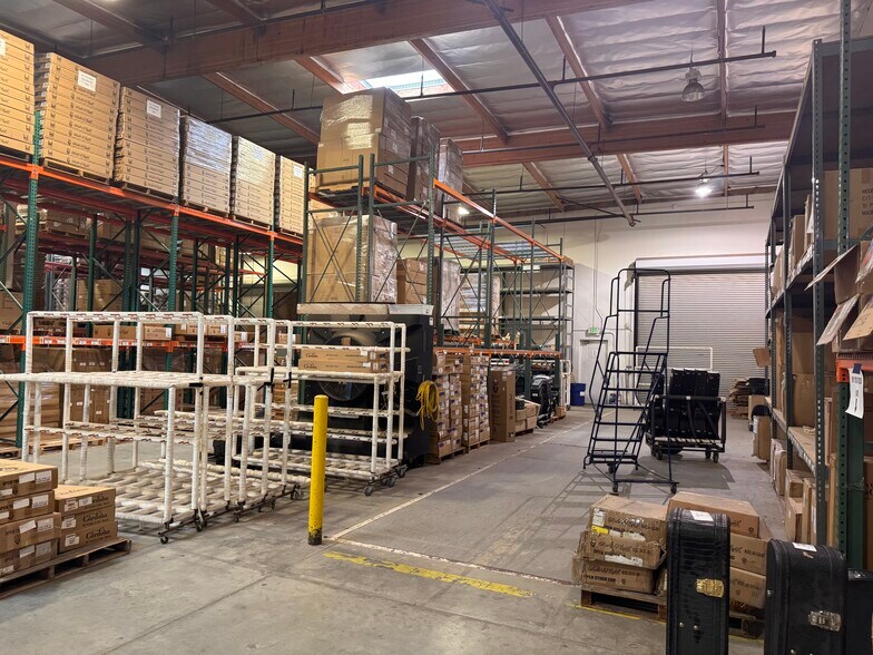 More Photos Of 1401 Stellar Dr, Oxnard Manufacturing For Lease