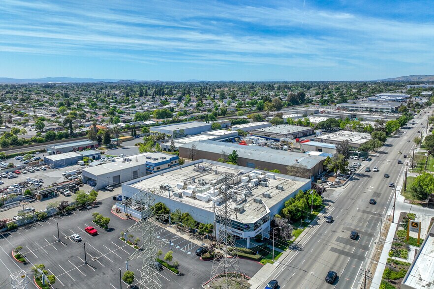 More Photos Of 43455 Osgood Rd, Fremont Warehouse For Lease