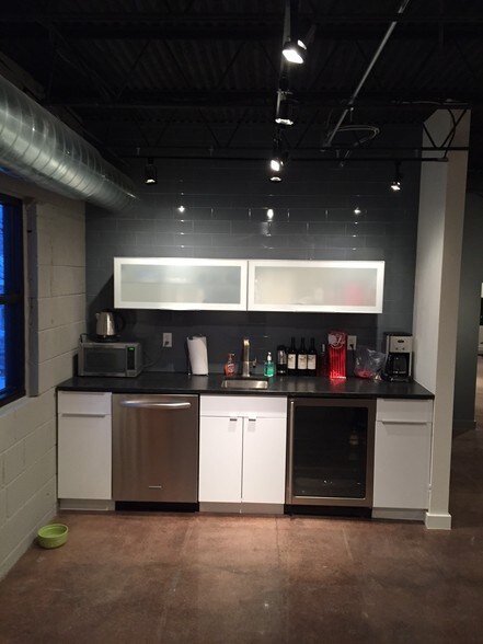 More Photos Of 3141-3149 S Broadway, Englewood Storefront Retail Office For Lease