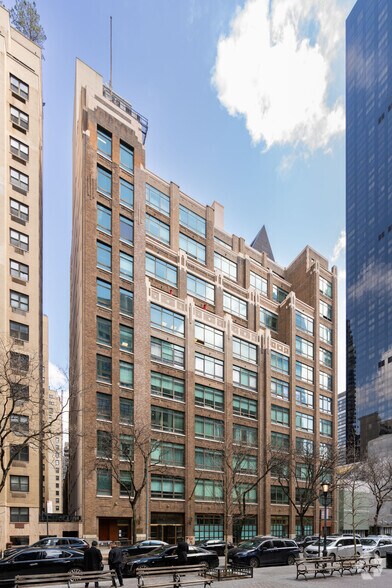 More Photos Of 305 E 47th St, New York Coworking Space