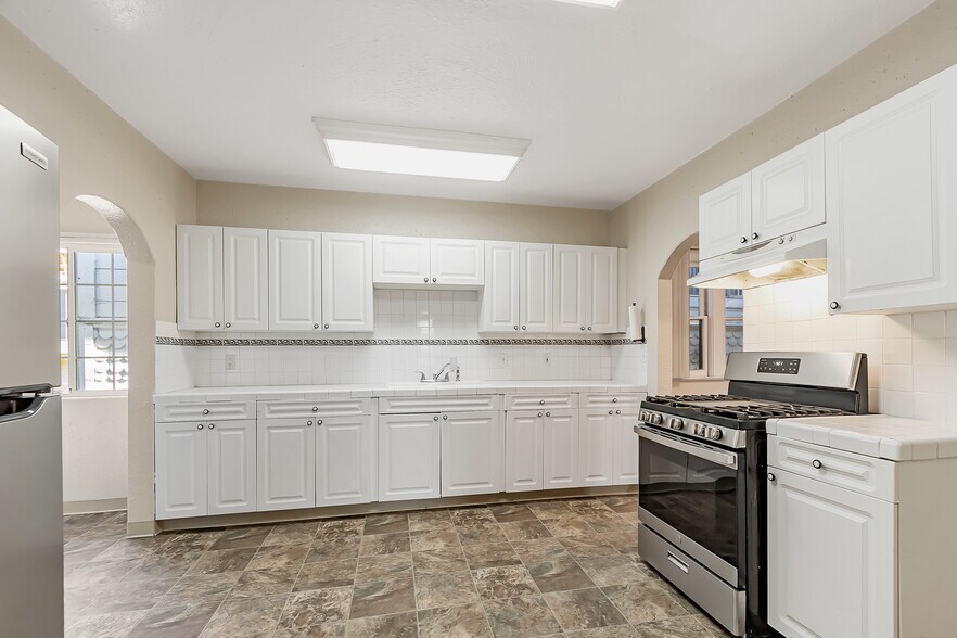 More Photos Of 270 E Saint John St, San Jose Apartments For Sale