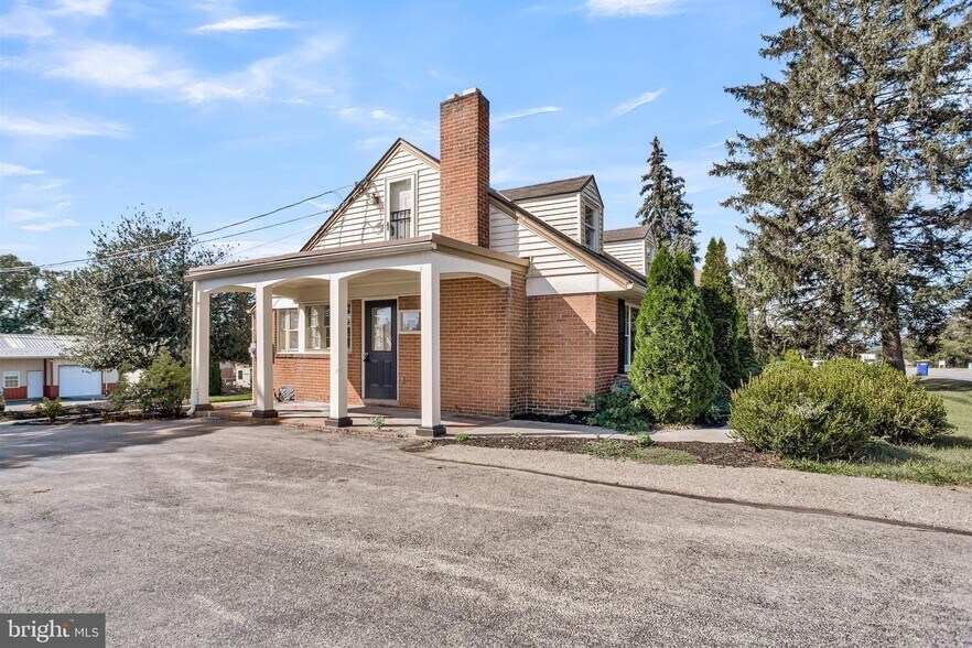 More Photos Of 4070 W Market St, York Office For Sale