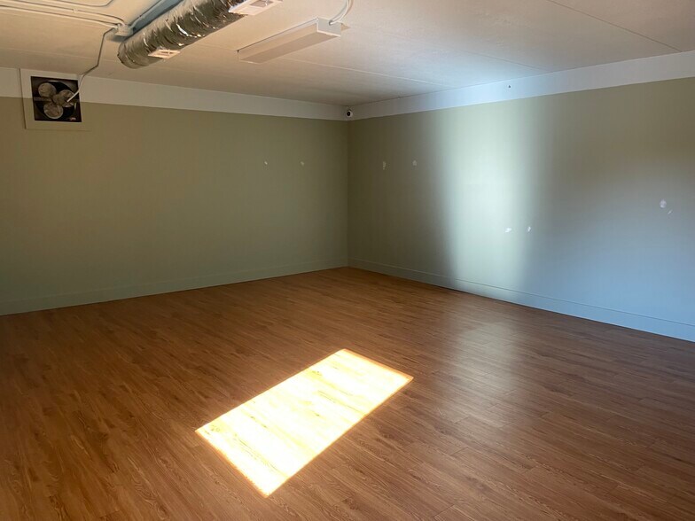 More Photos Of 1505 Hollywood Rd, Knoxville Loft Creative Space For Lease