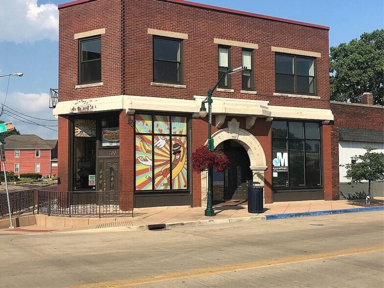 Primary Photo Of 700 S Main St, Elkhart Storefront Retail Residential For Lease