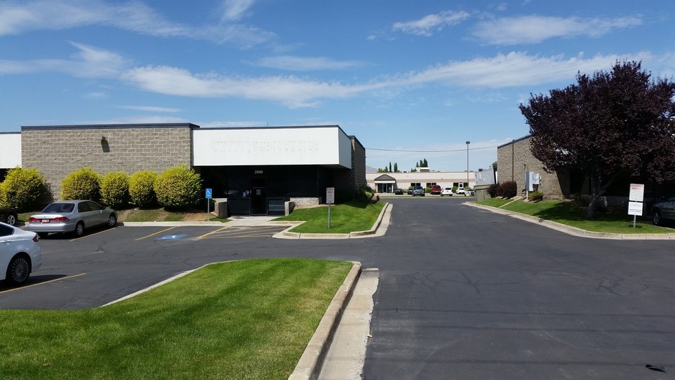 More Photos Of 2800-2826 S Redwood Rd, Salt Lake City Light Manufacturing For Lease