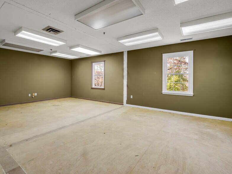 More Photos Of 192 Fashion Cir, Rutherfordton General Retail For Sale