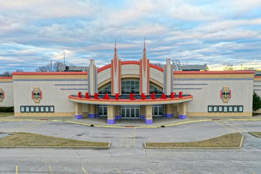 More Photos Of 951 B E Lewis And Clark Pky, Clarksville Movie Theatre For Sale