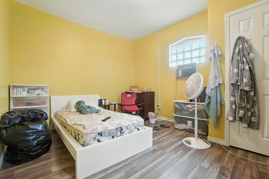 More Photos Of 603 S Broadway St, Dayton Warehouse For Sale