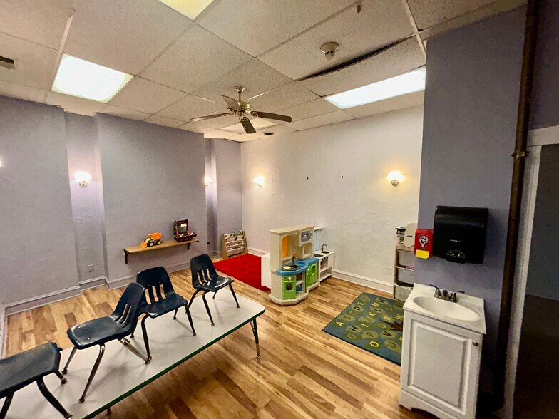 More Photos Of 2324 W 111th St, Chicago Apartments For Lease