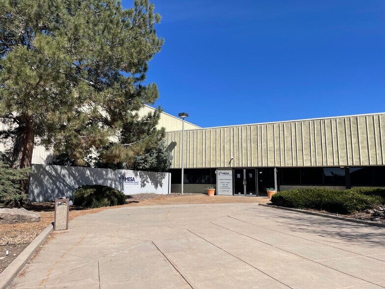 More Photos Of 403 S Airport Blvd, Aurora Warehouse For Sale