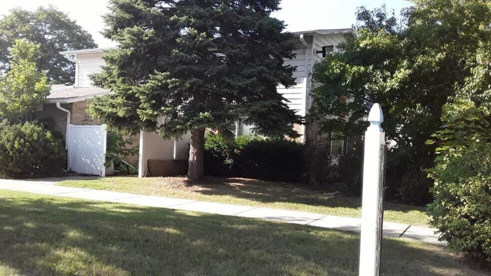 More Photos Of 4700-4744 N 39th St, Milwaukee Religious Facility For Sale