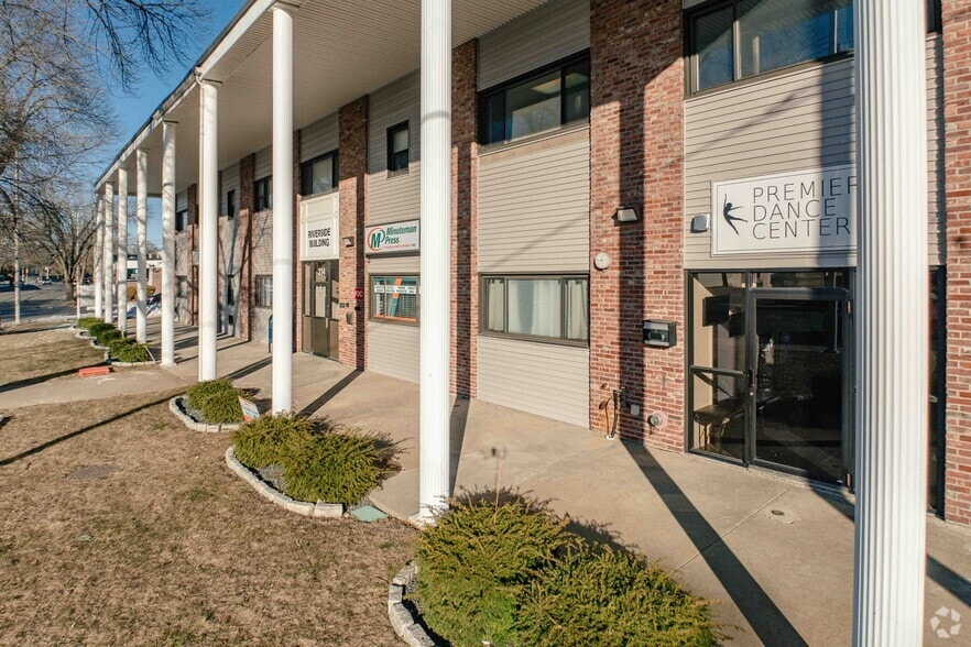 More Photos Of 214 Commercial St, Malden Office For Lease