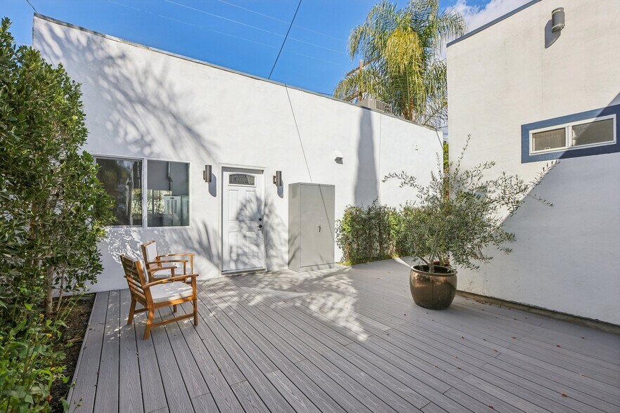 More Photos Of 6082 Selma Ave, Los Angeles Rehabilitation Center For Lease