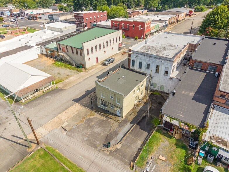 More Photos Of 104 N 3rd St, Heber Springs Office For Sale