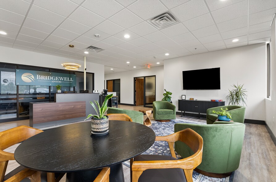 More Photos Of 500 Canal View Blvd, Rochester Unknown For Lease