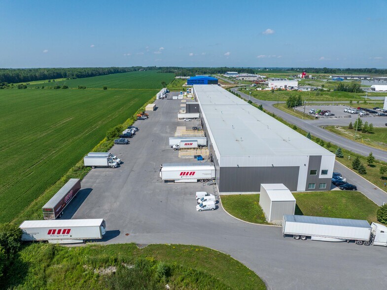 More Photos Of 379B Corduroy Rd, Ottawa Warehouse For Lease