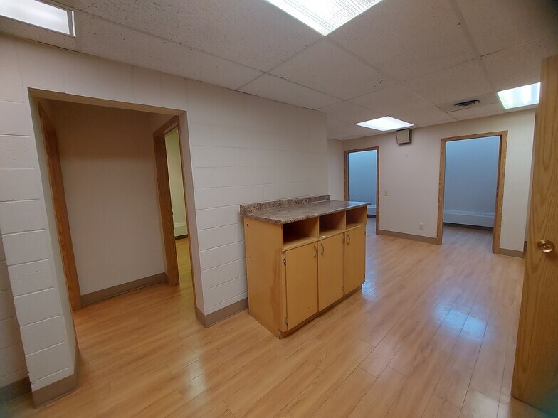 More Photos Of 4705 48 Ave, Red Deer Medical For Lease