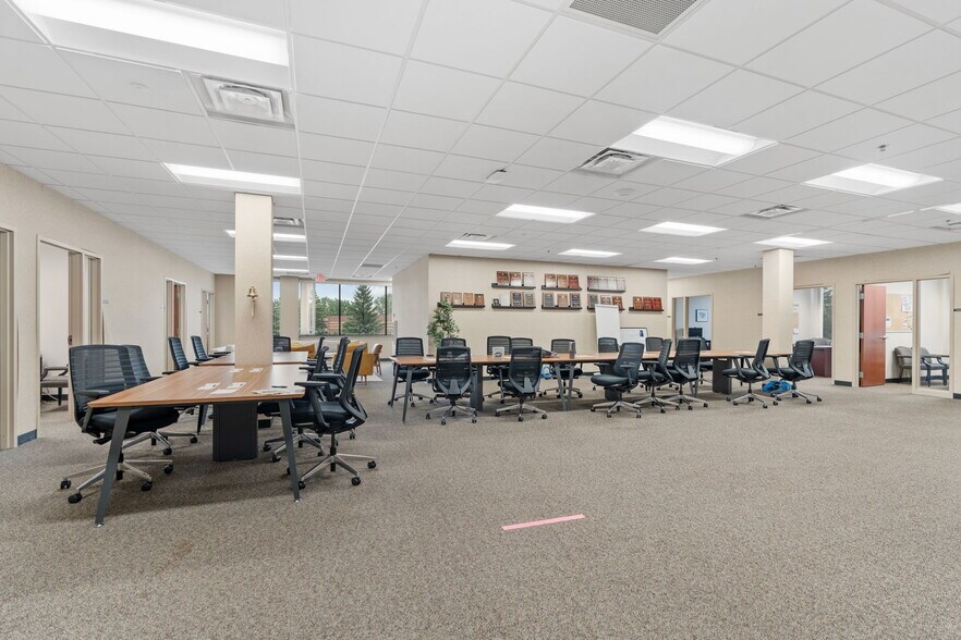 More Photos Of 2775 Blue Water Rd, Eagan Office For Sale