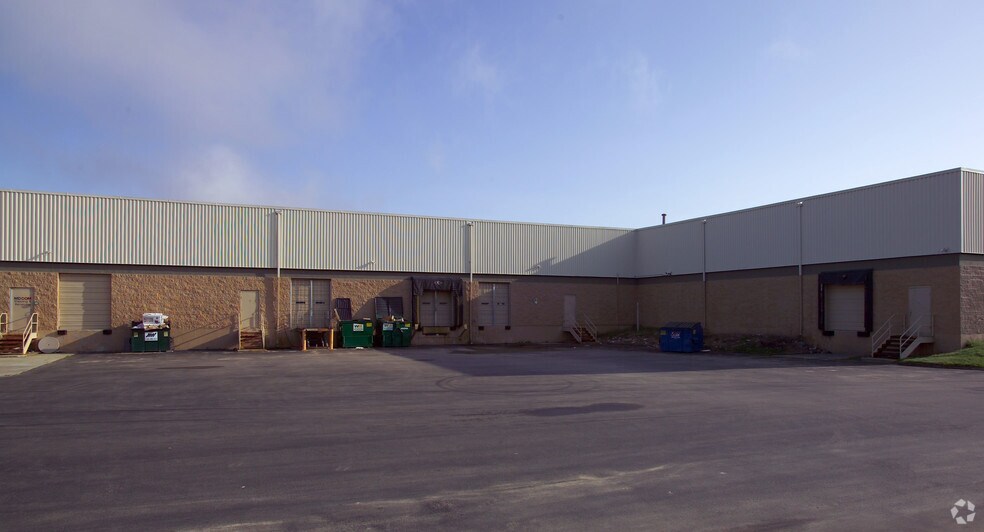 More Photos Of 125 John Hancock Rd, Taunton Warehouse For Lease