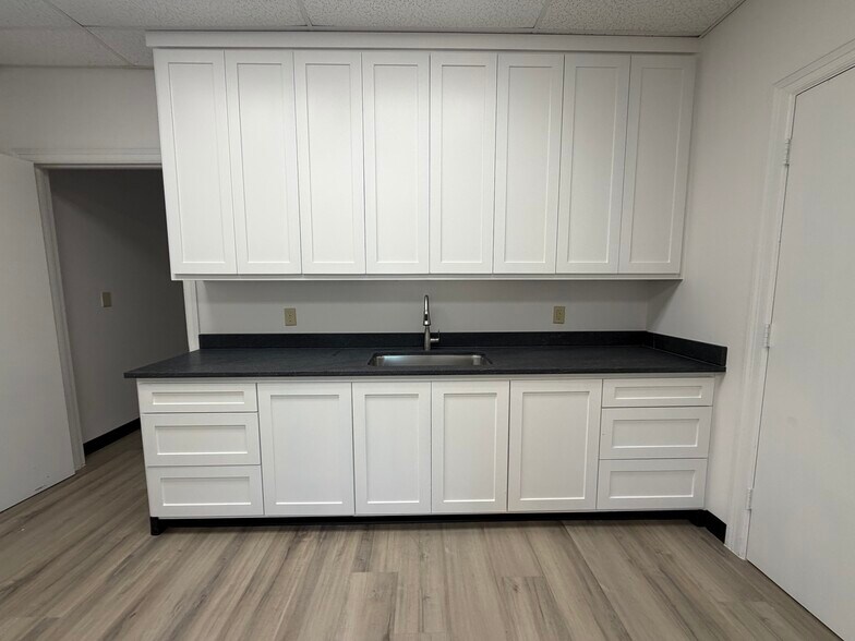More Photos Of 4006 Wellington St, Greenville Office For Lease