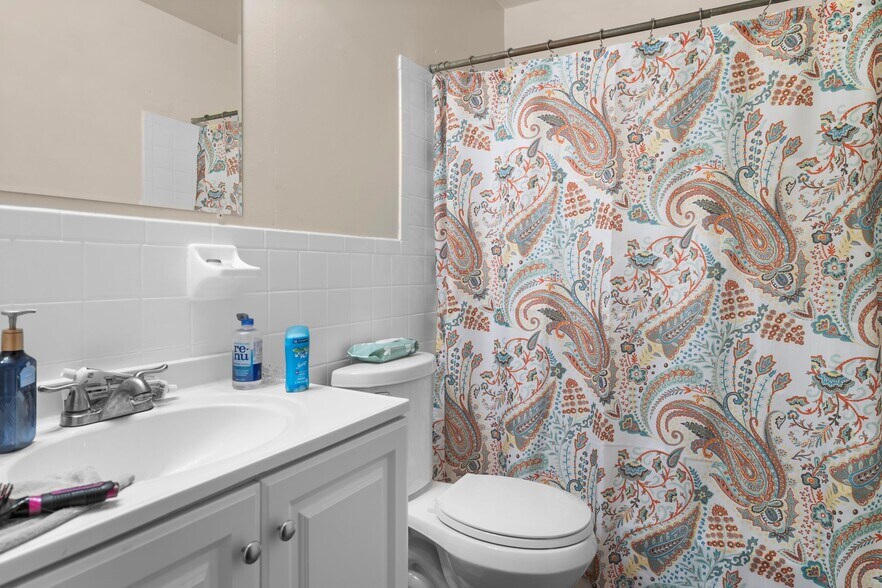 More Photos Of 625 W Princess Anne Rd, Norfolk Apartments For Sale