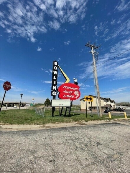 More Photos Of 2209 N Buckeye Ave, Abilene Industrial For Sale