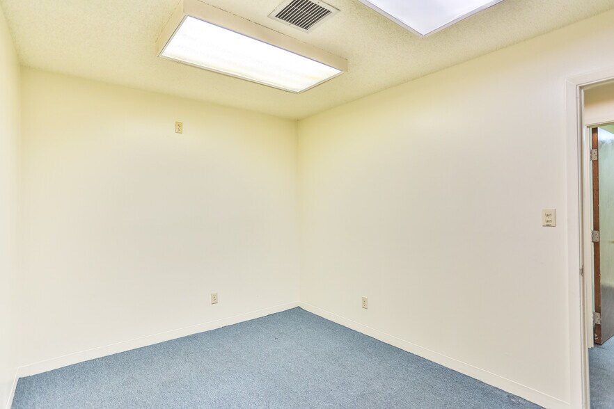 More Photos Of 2921 El Camino Ave, Sacramento Medical For Lease