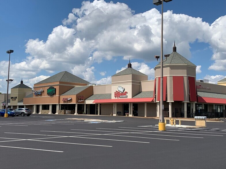 More Photos Of 8922-8930 S Memorial Dr, Tulsa General Retail For Lease