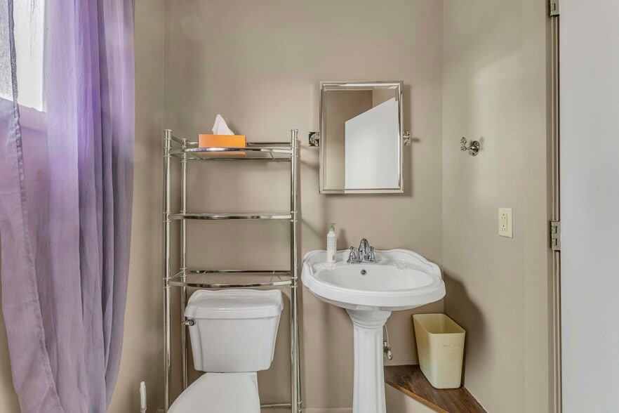 More Photos Of 14006 W Lake Rd, Vermilion Freestanding For Sale