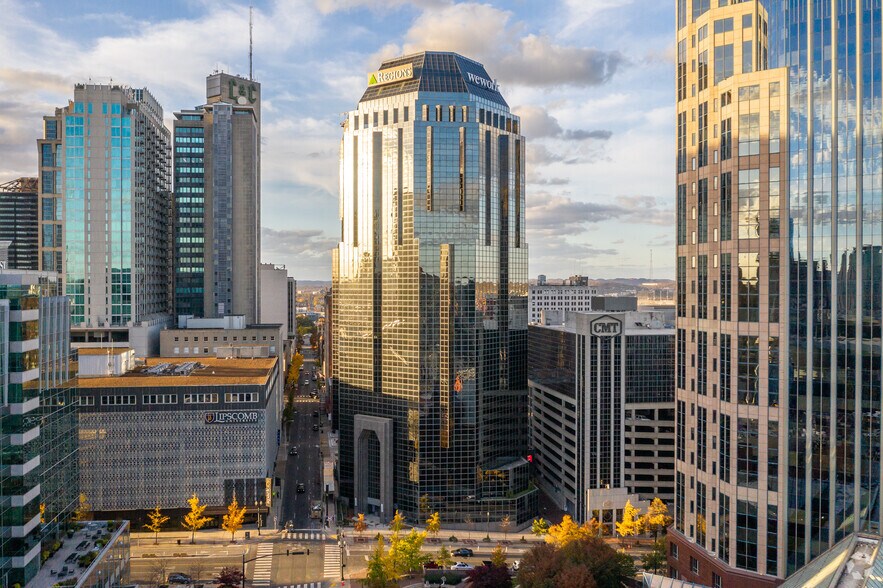 More Photos Of 150 4th Ave N, Nashville Office For Lease