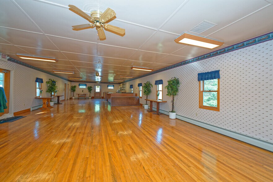 More Photos Of 111 Picard Rd, Voorheesville Restaurant For Lease