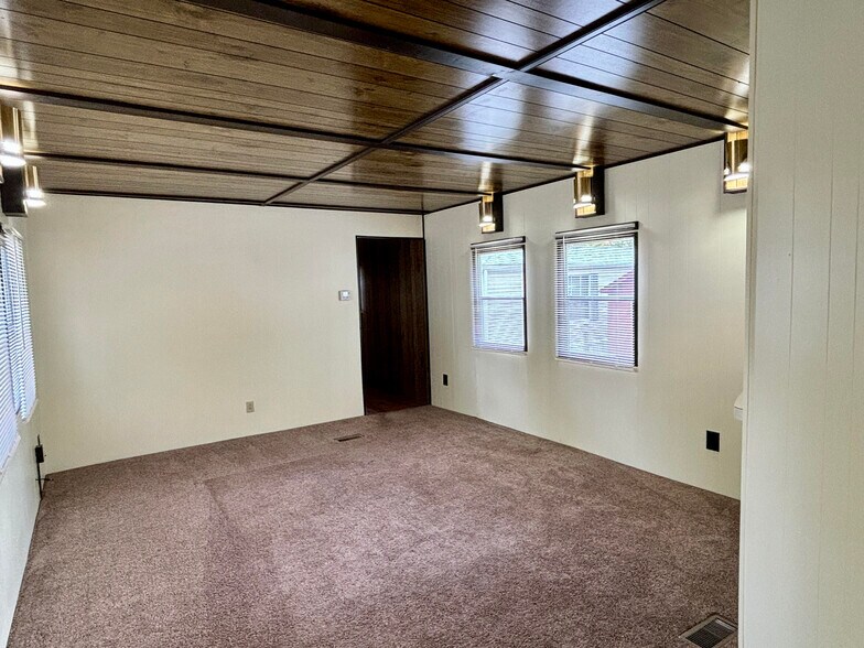 More Photos Of 521 S Emmett St, Virden Manufactured Housing Mobile Home Park For Sale