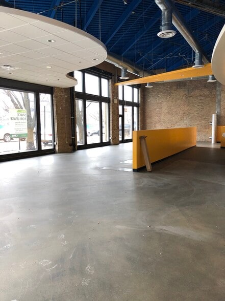 More Photos Of 1504 N Fremont St, Chicago Storefront For Lease
