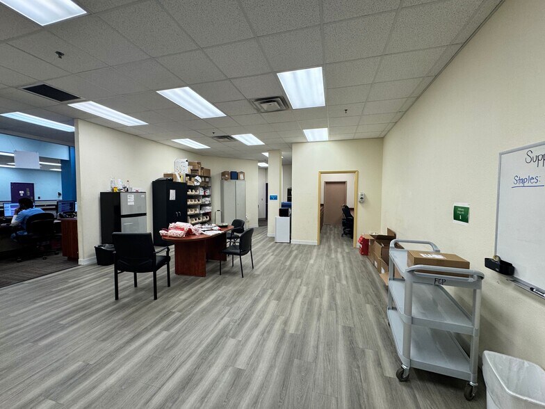 More Photos Of 1215 Dunn Ave, Jacksonville Medical For Lease