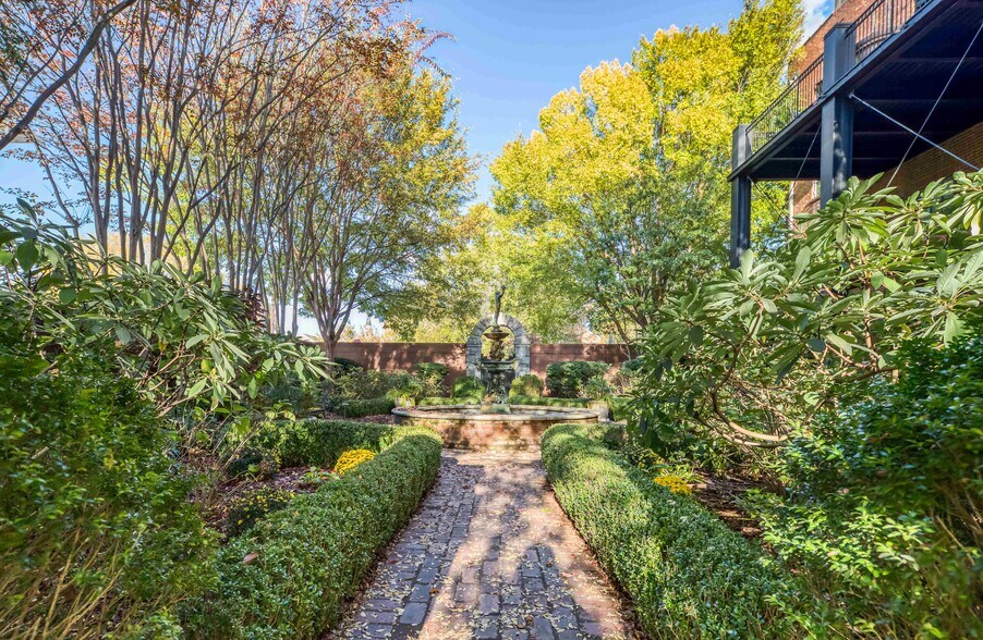 More Photos Of 210 E 2nd Ave, Rome Flex For Sale