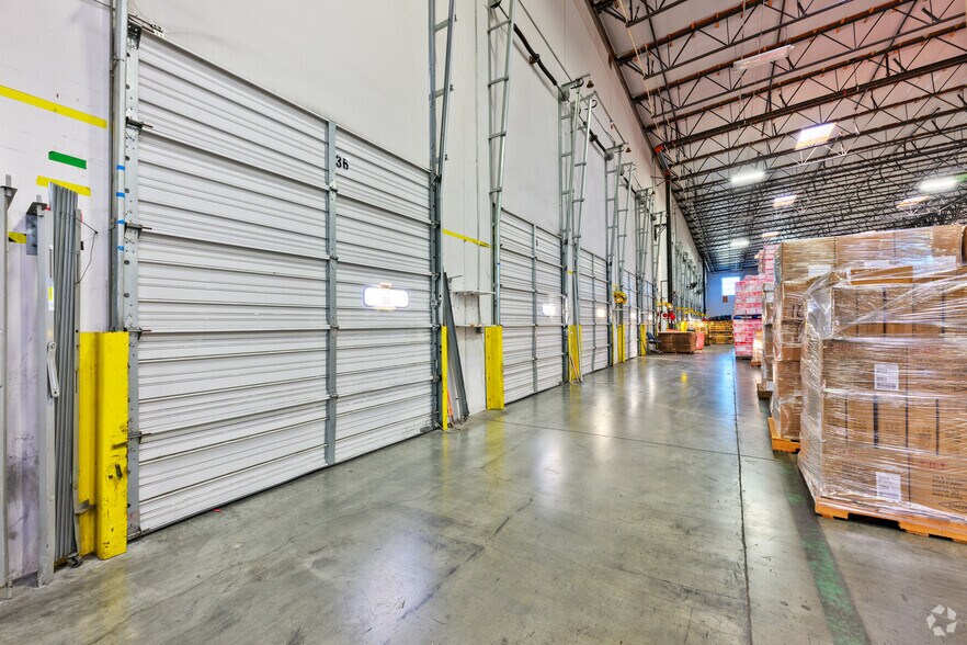 More Photos Of 5388 Arrow Hwy, Montclair Warehouse For Lease