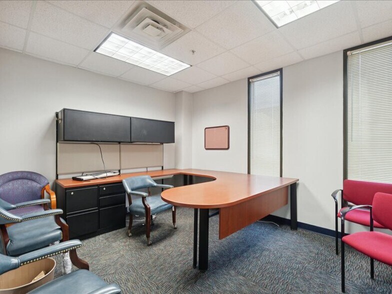 More Photos Of 1100 W Saginaw St, Lansing Medical For Sale