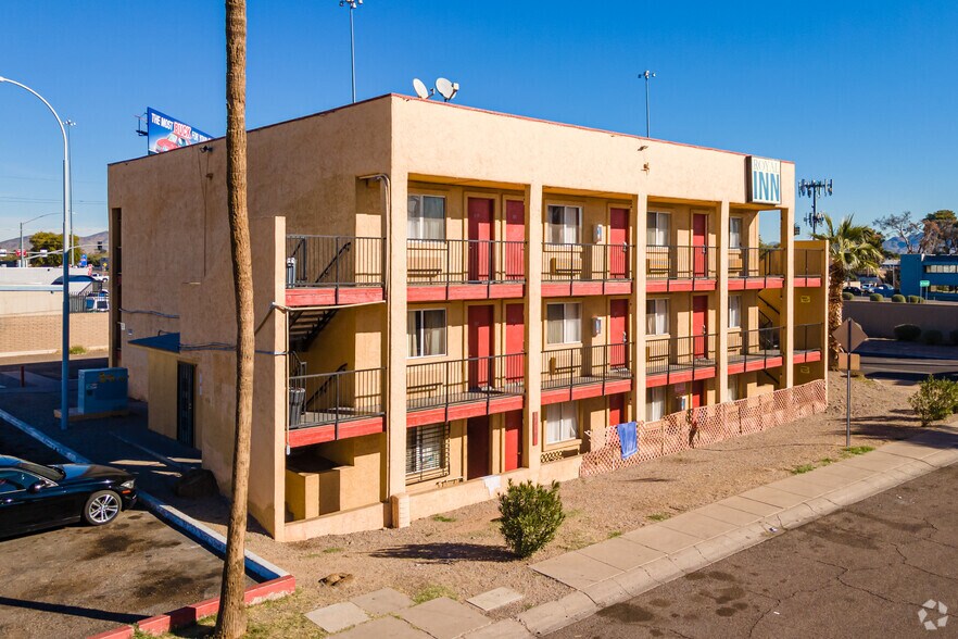 More Photos Of 2510 W Palo Verde Dr, Phoenix Hotel For Sale
