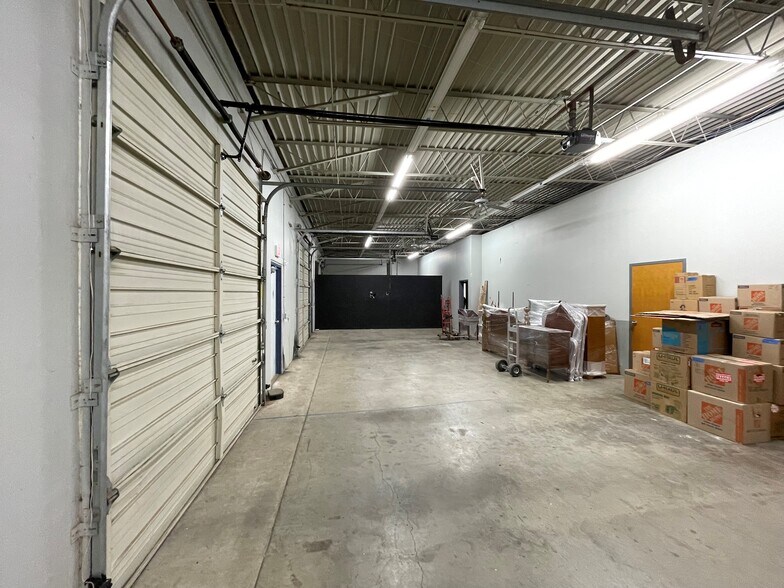 More Photos Of 2001 Skyline Dr, Sherman Light Distribution For Lease