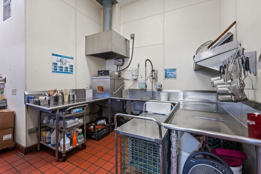 More Photos Of 116 W Ramsey St, Banning Restaurant For Sale