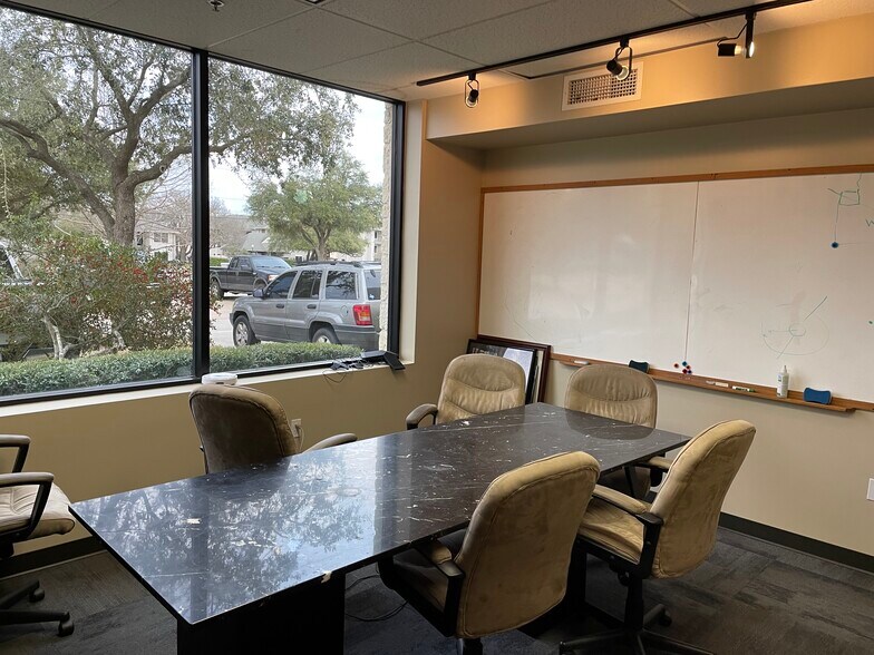 More Photos Of 4407 Monterey Oaks Blvd, Austin Unknown For Lease