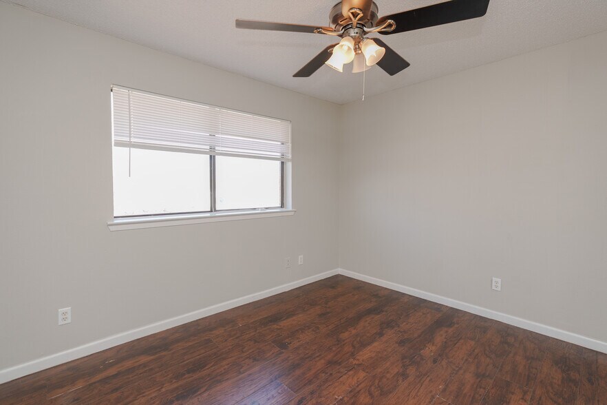 More Photos Of 2813 Wimbledon Ct, Garland Apartments For Sale