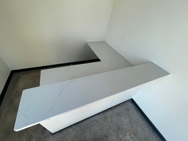 More Photos Of 4330 Van Giesen St, West Richland Storefront For Lease