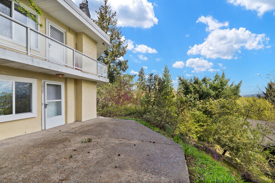 More Photos Of 3020-3024 SW 12th Ave, Portland Apartments For Sale