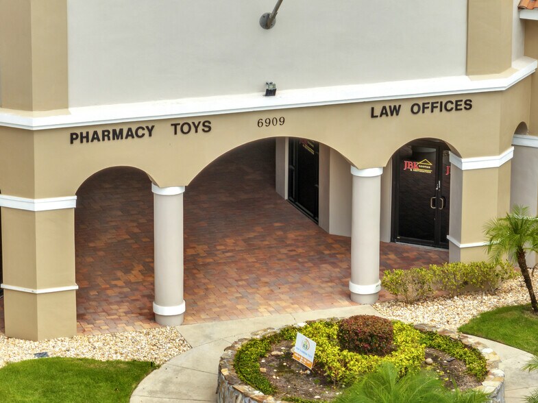 More Photos Of 6909 Old Highway 441, Mount Dora Medical For Lease