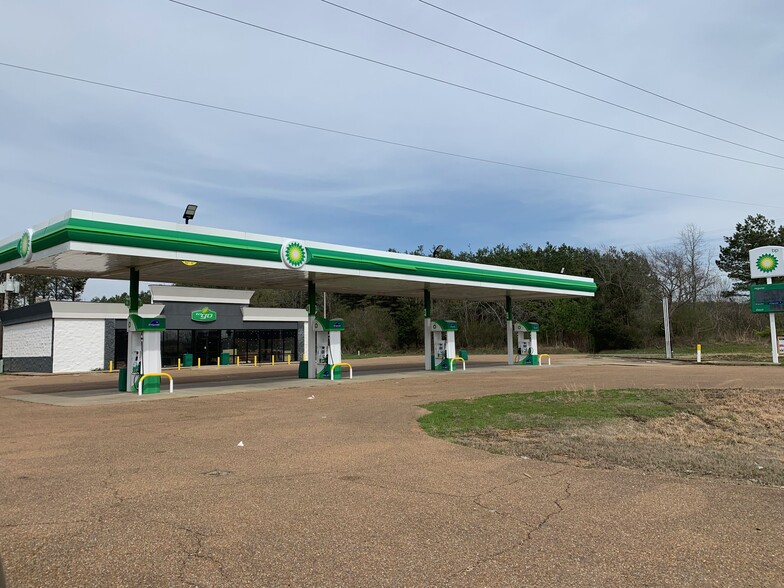 Primary Photo Of 16585 Highway 310 E, Como Convenience Store For Sale