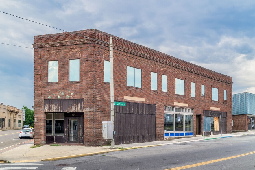 More Photos Of 233 E Sullivan St, Kingsport Storefront For Sale