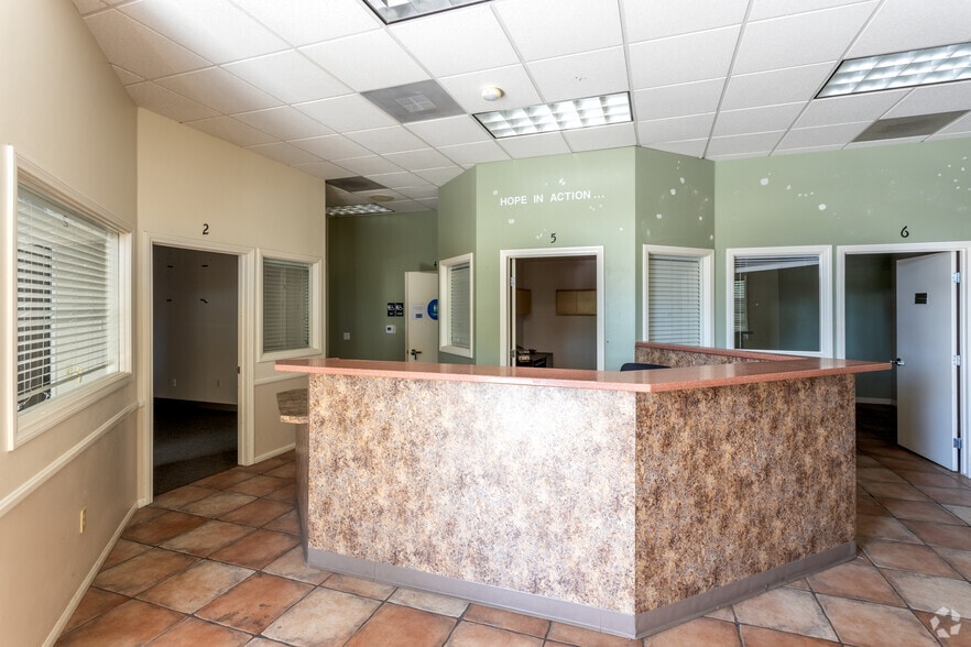 More Photos Of 940 E Valley Pky, Escondido Unknown For Lease