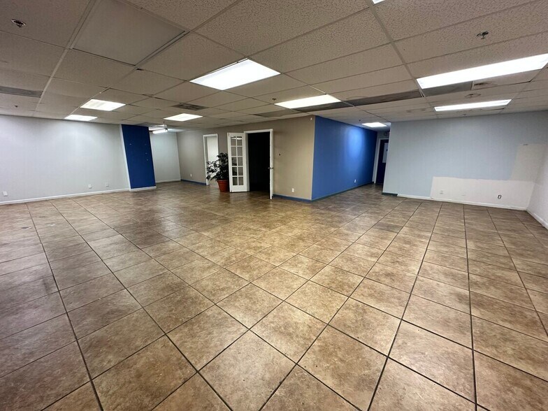 More Photos Of 7620 W 2nd Ct, Hialeah Warehouse For Sale